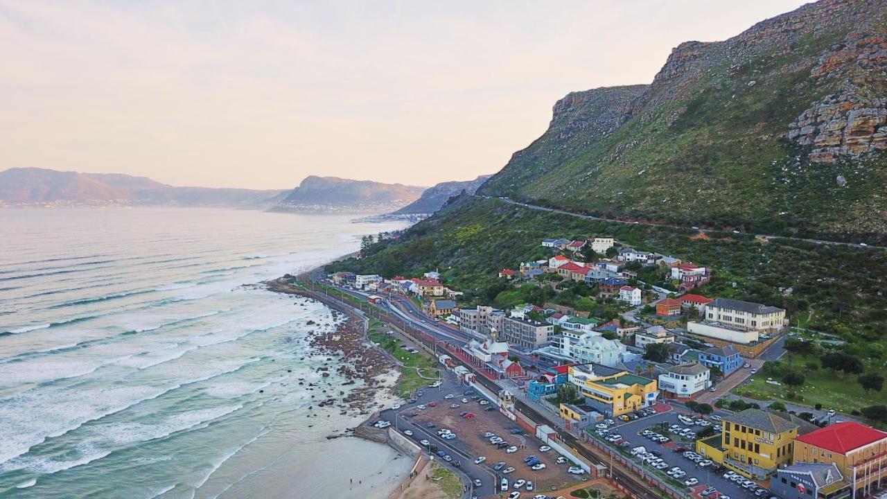 Admiralty Bed & Breakfast Muizenberg Exterior photo