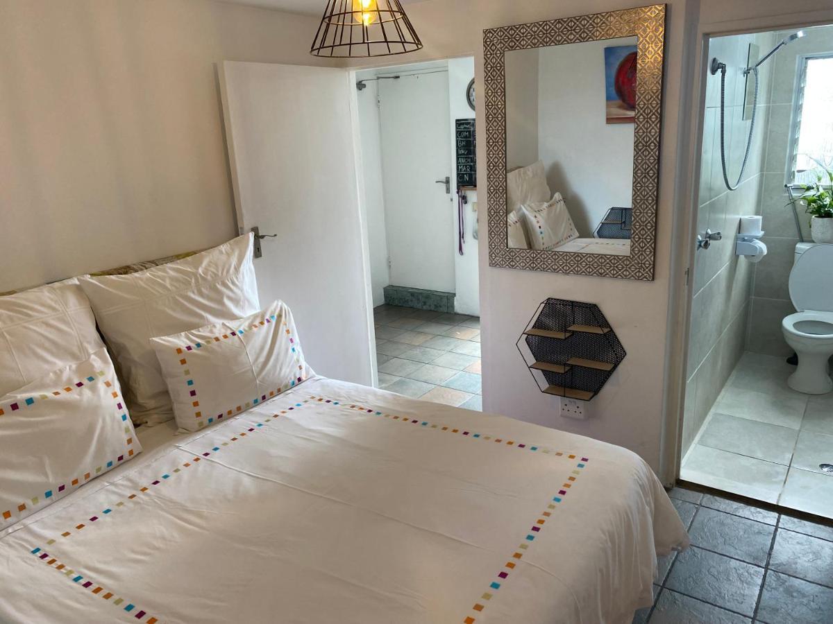 Admiralty Bed & Breakfast Muizenberg Exterior photo