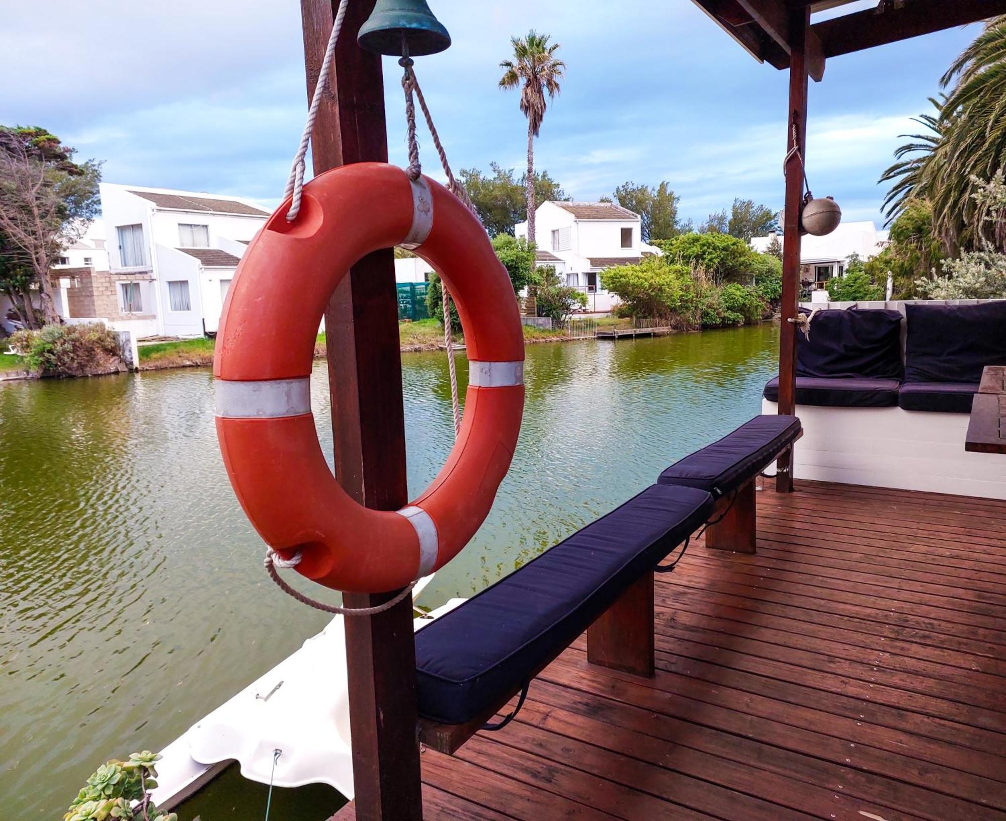 Admiralty Bed & Breakfast Muizenberg Exterior photo
