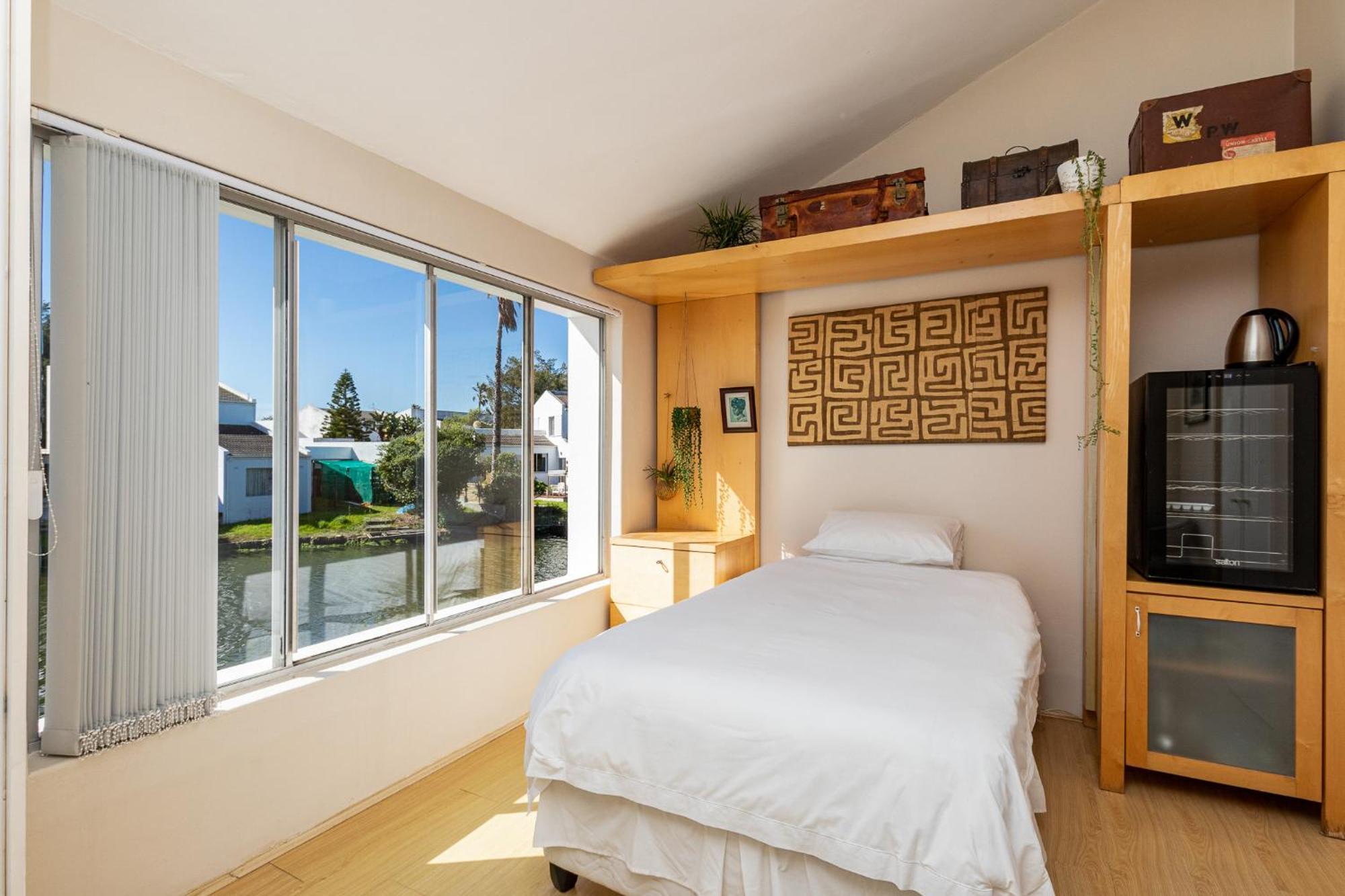 Admiralty Bed & Breakfast Muizenberg Exterior photo