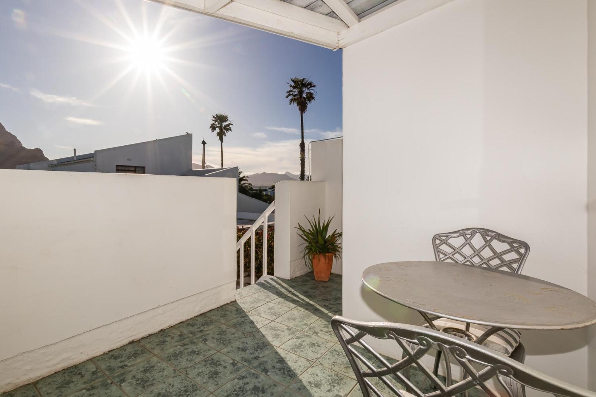 Admiralty Bed & Breakfast Muizenberg Exterior photo