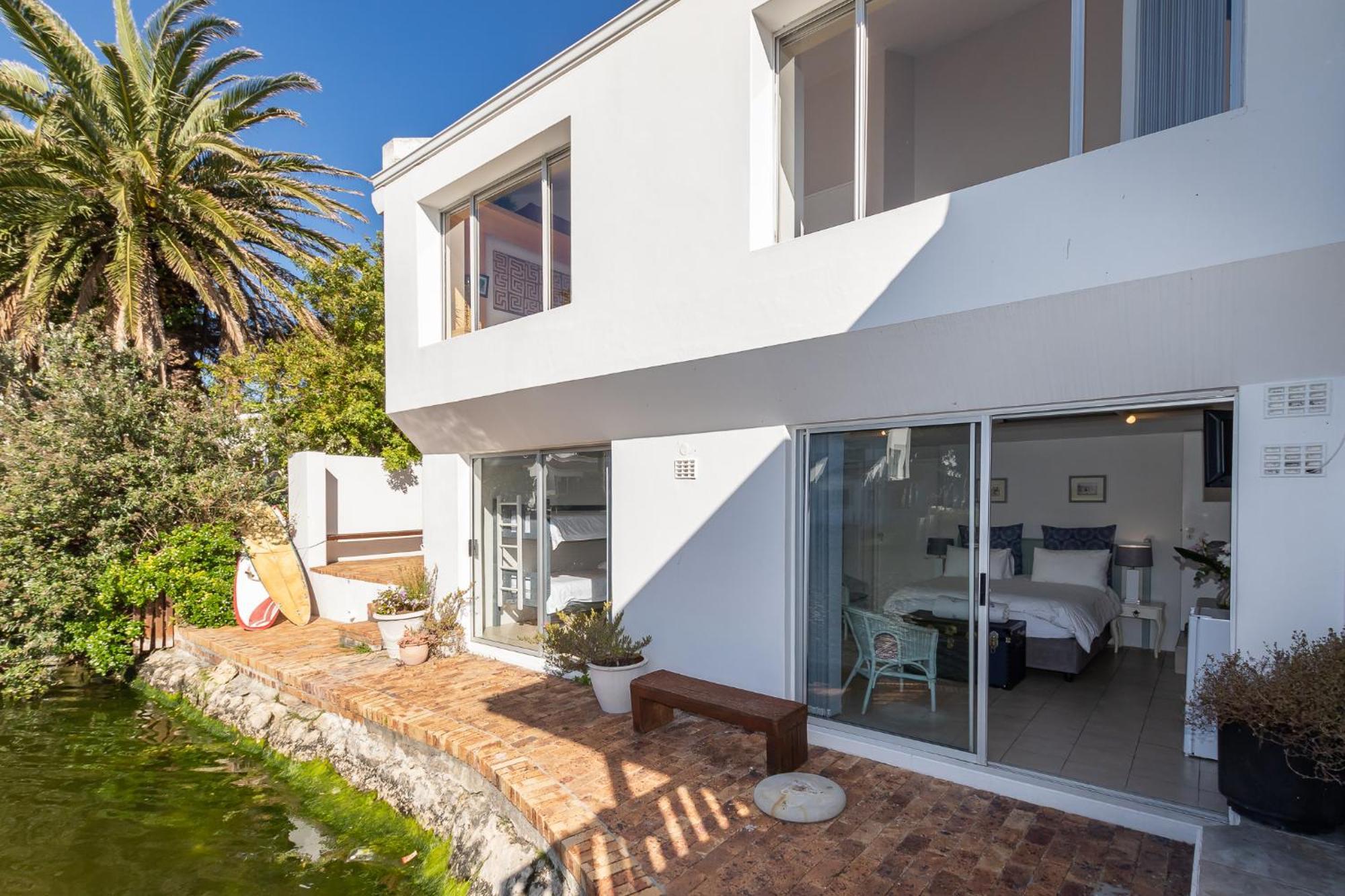 Admiralty Bed & Breakfast Muizenberg Exterior photo
