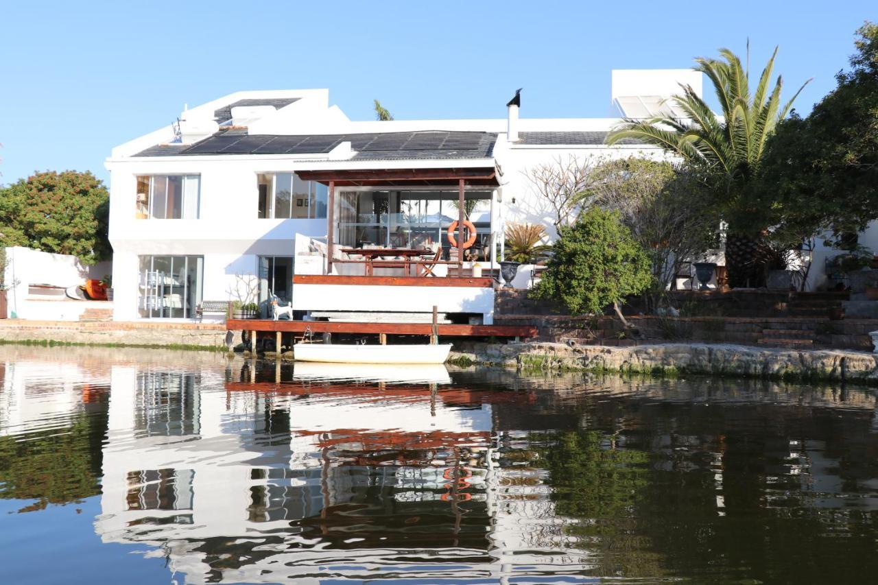 Admiralty Bed & Breakfast Muizenberg Exterior photo